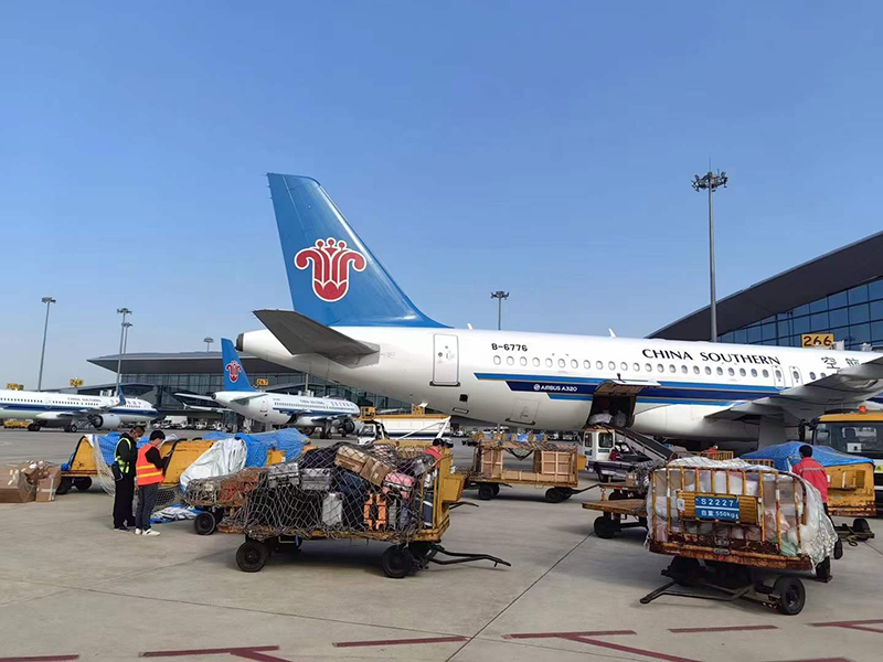 璧山到和田空运公司-航空